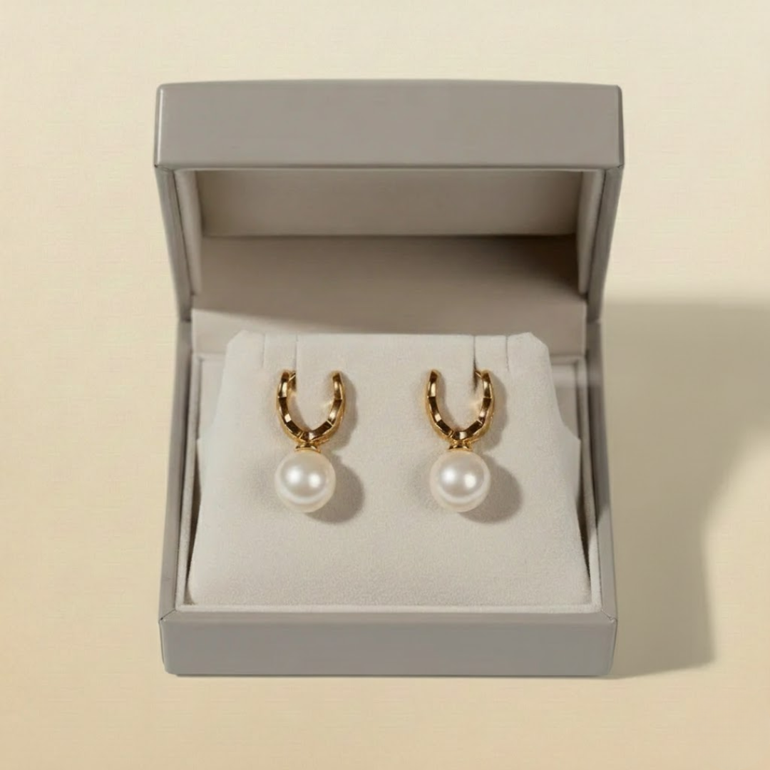 Clarté Studs — Gold Quilted Pearl