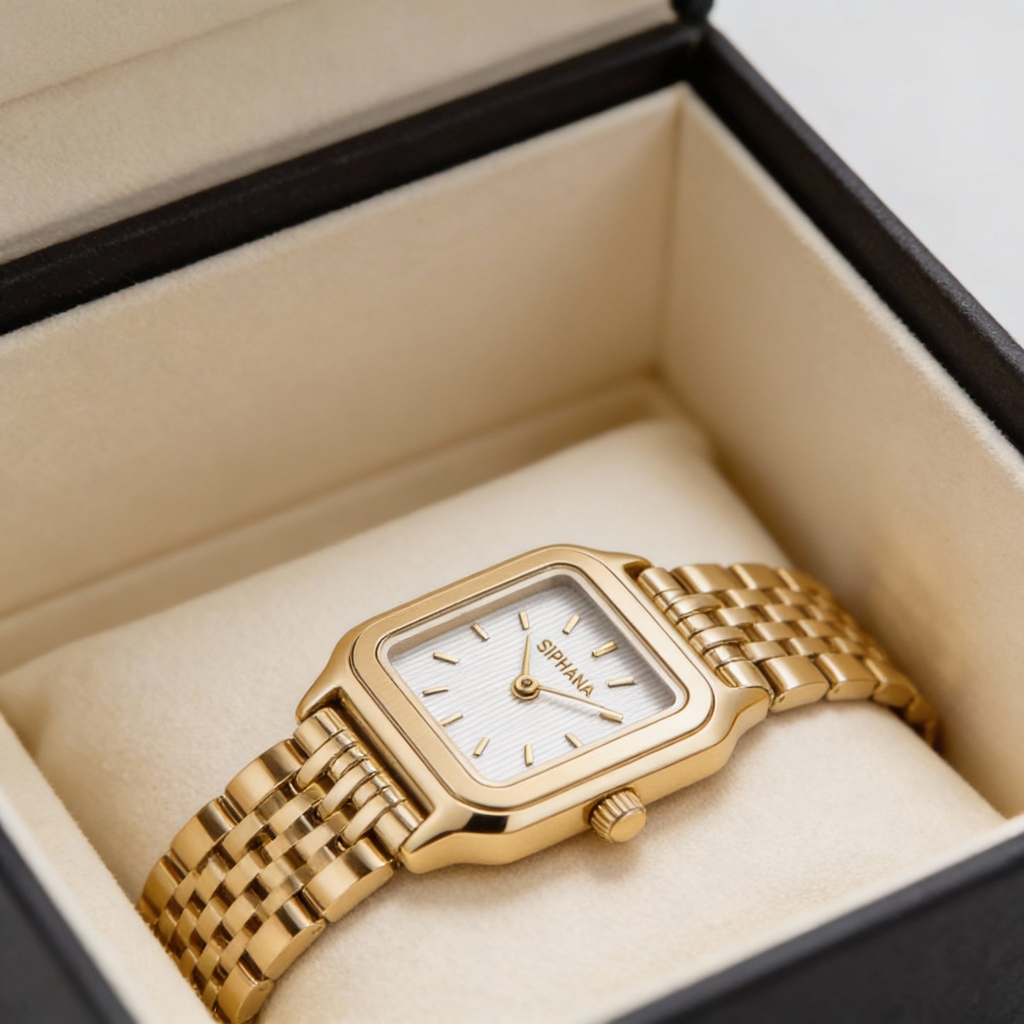 Aurea Watch. gold