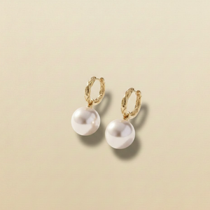 Clarté Studs — Gold Quilted Pearl