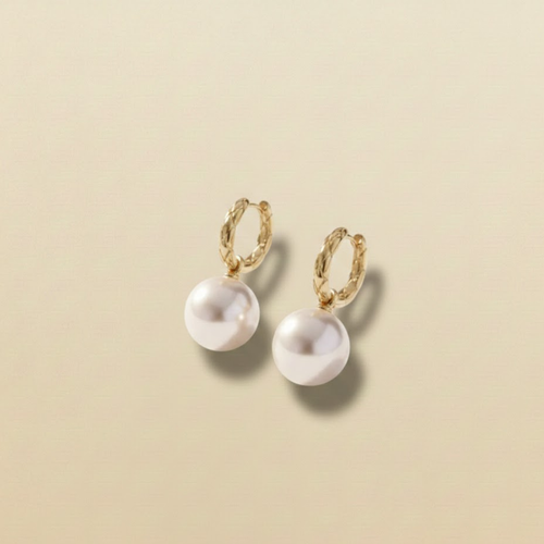 Clarté Studs — Gold Quilted Pearl