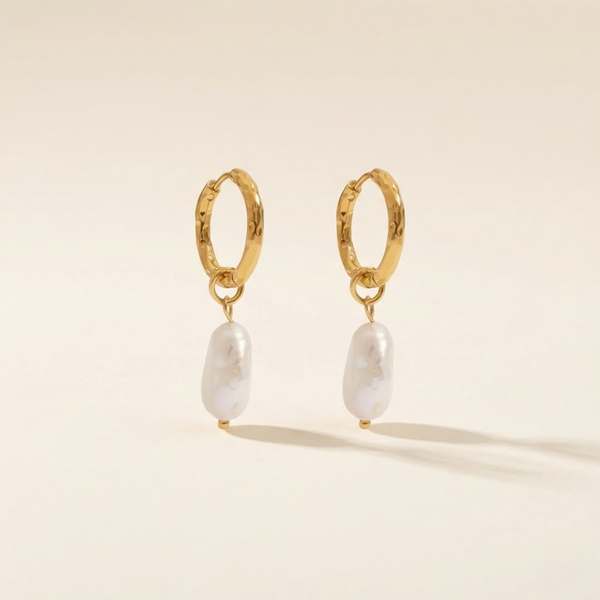 Perle Studs — Gold Hammered Drop